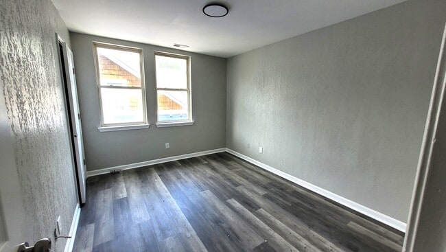 Building Photo - 1169 Arlington Ave SW