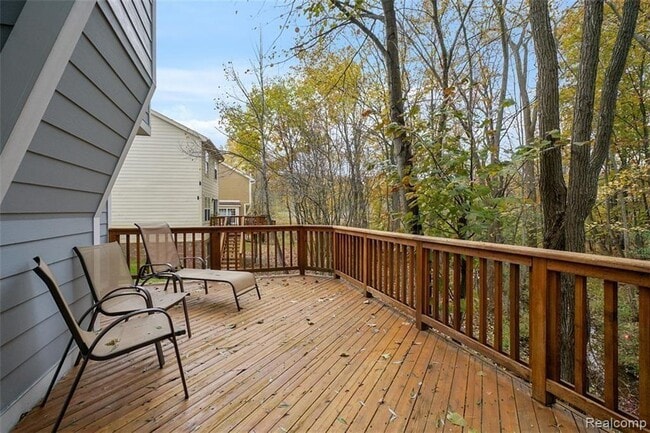 Building Photo - 41306 Cornell Dr