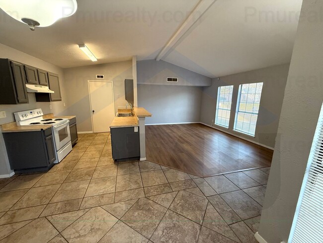 Building Photo - AVAILABLE NOW!!! Very Nice 3 Bedroom Dallas Half Duplex in Duncanville ISD