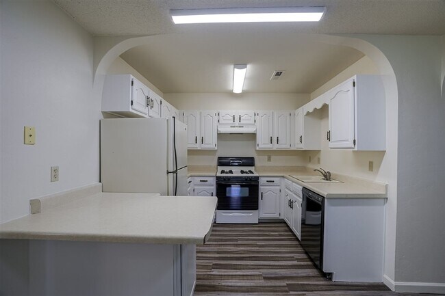 Building Photo - 1298 Tapadero Dr