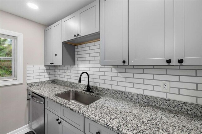 Building Photo - 4317 Brookside Dr