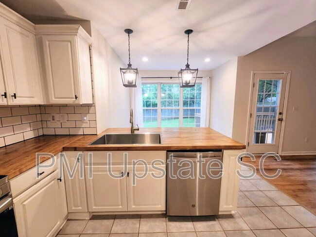 Building Photo - 122 Glen Willow Ct