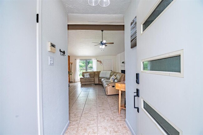 Building Photo - 21306 Castlemont Ln