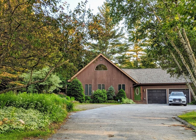 Building Photo - 140 Paquette Cir