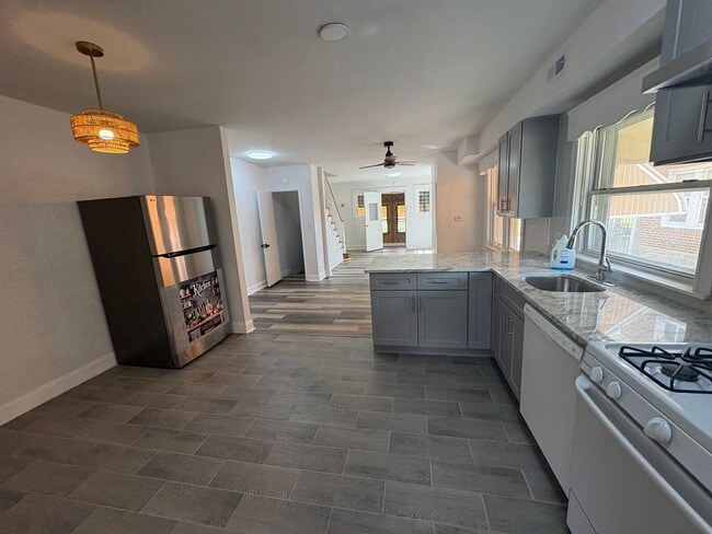 Building Photo - 1806 Hoffnagle St