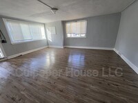 Building Photo - 2207 W Laskey Rd