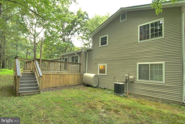 Building Photo - 2405 Earlsgate Ct