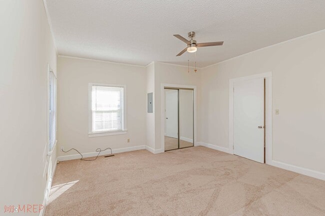 Building Photo - RENOVATED FARMHOUSE in Mt. Olive!