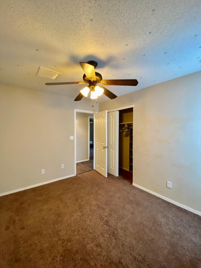 Building Photo - 14214 Lasso Rock Dr