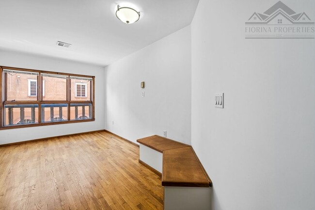 Building Photo - 211 W Water St