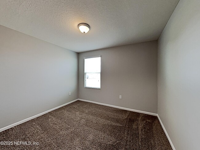 Building Photo - 2209 Pebble Point Dr