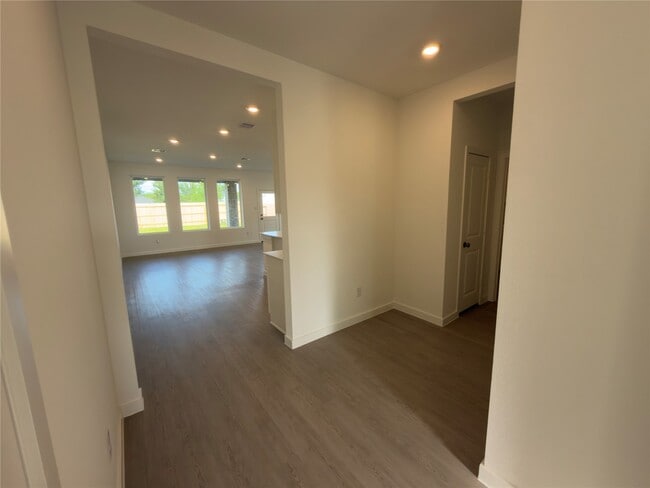 Building Photo - 7919 Evening Emerald Dr