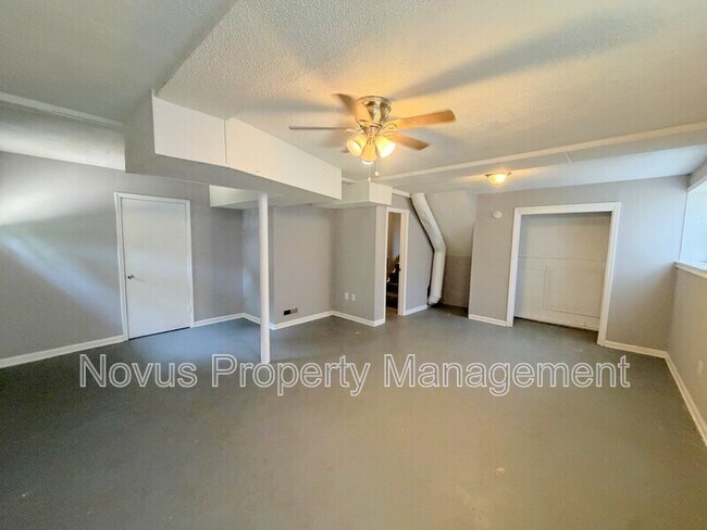 Building Photo - 125 S Meadowcliff Cir