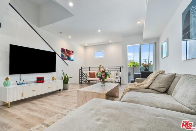 Building Photo - 4912 S Centinela Ave