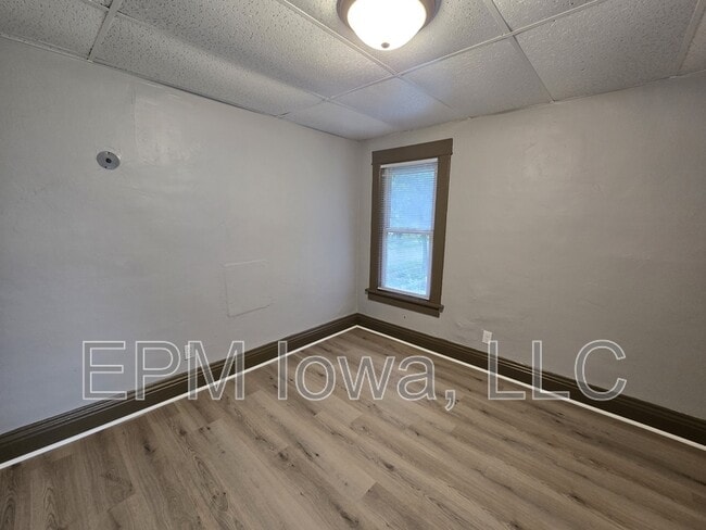 Building Photo - 419 Bratnober St