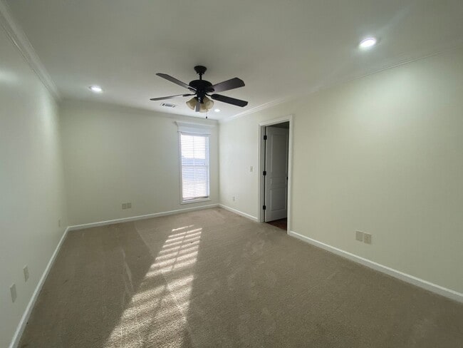 Building Photo - 3bed/2bath Home close to ASU and NEA Baptist Hospital!