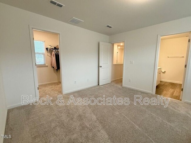 Building Photo - 177 Shadowdale Ln