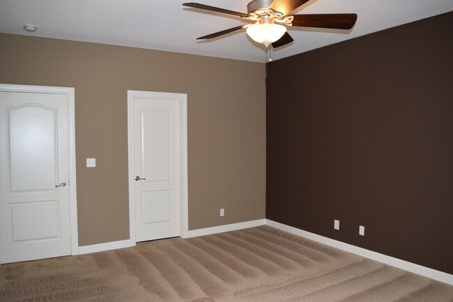 Building Photo - Gorgeous Home Located in Osage Hills Subdivision