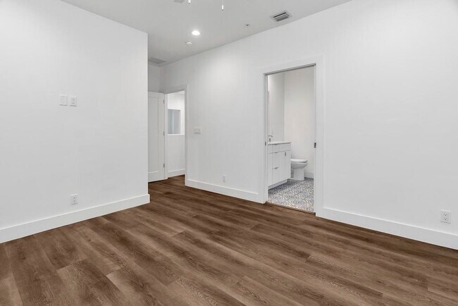 Building Photo - 211 Ocean Breeze