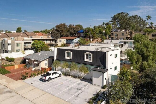 Building Photo - 3531 Florida St