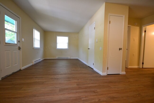 Building Photo - Cross Timbers Apartment