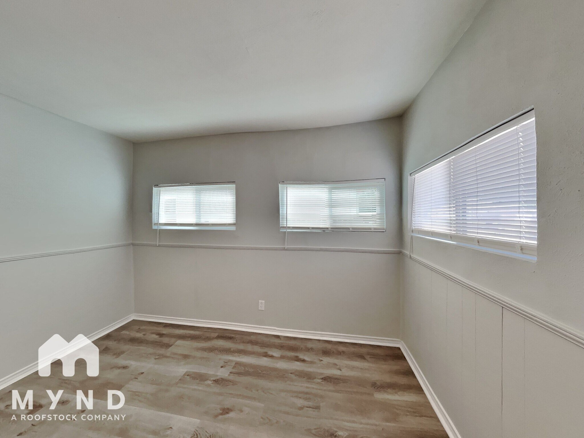 Building Photo - 110 N Redford Ln