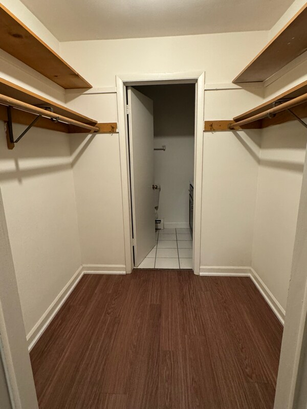 Building Photo - 2260 N Summit Ave