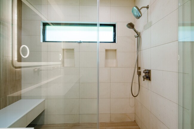Building Photo - 412 Cll De Aragon