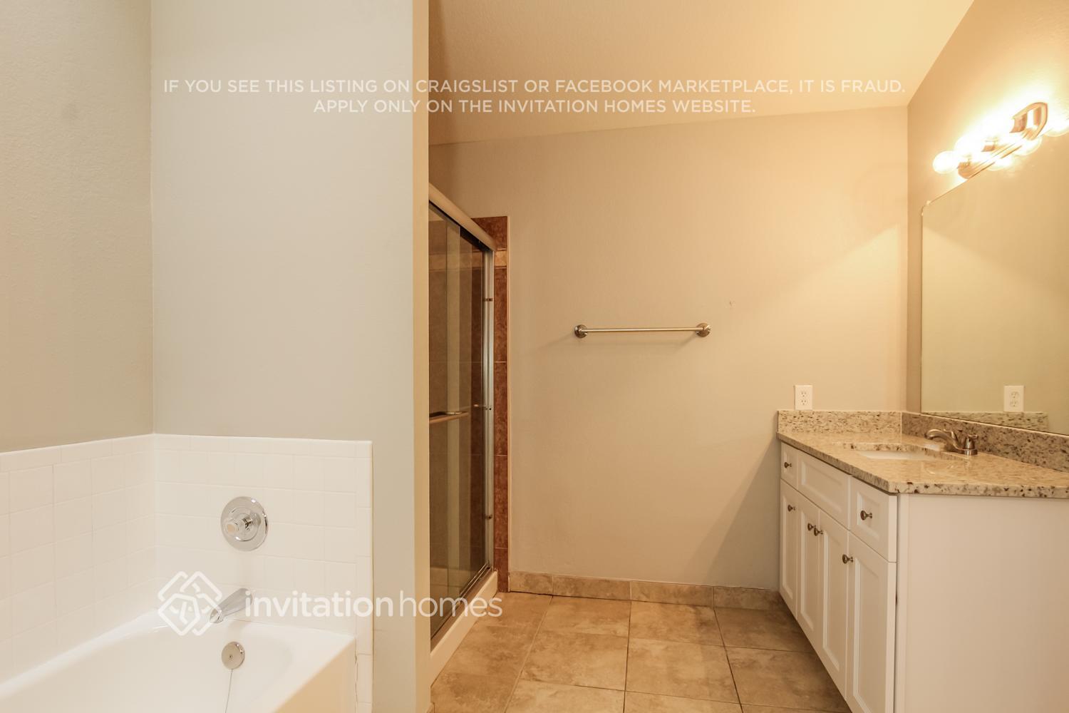 Building Photo - 1502 E Rosemonte Dr