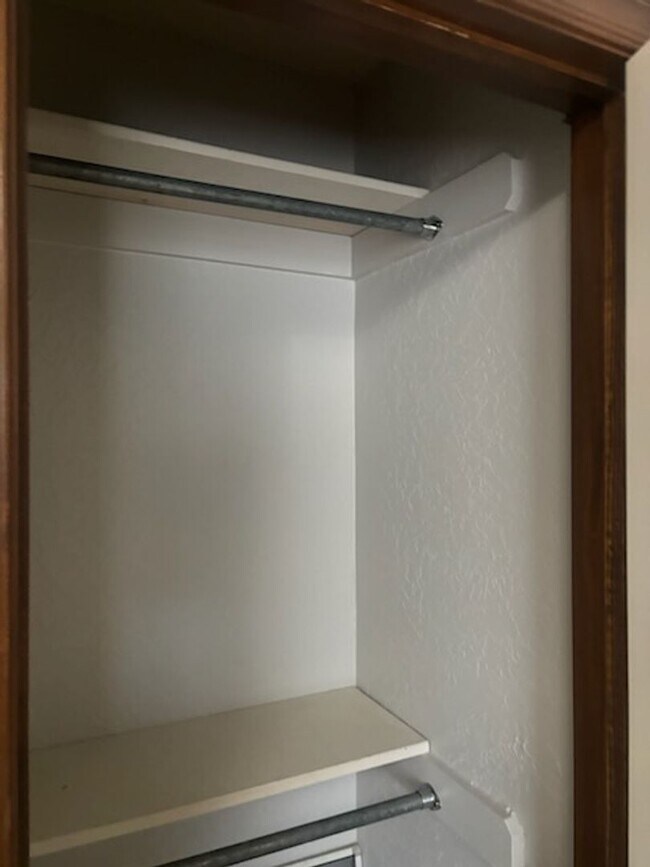 Building Photo - 2 Bed, 2 Bath Duplex in Mountain View Area