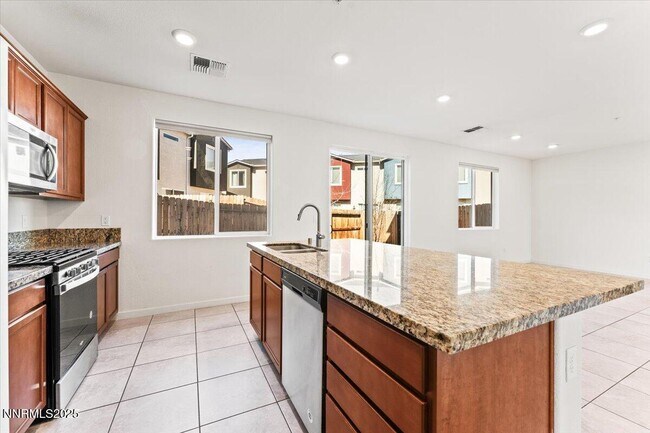 Building Photo - 1048 Big Rock Loop