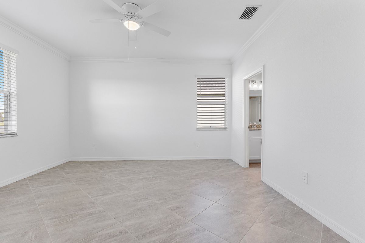 Building Photo - 43545 Treadway Dr