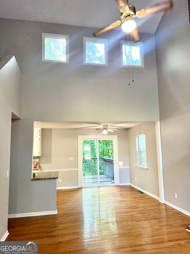 Building Photo - 4288 Trotters Ln NE