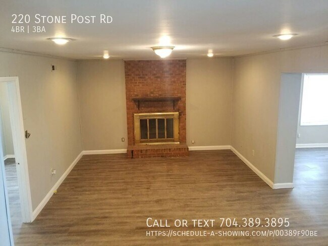 Building Photo - 220 Stone Post Rd