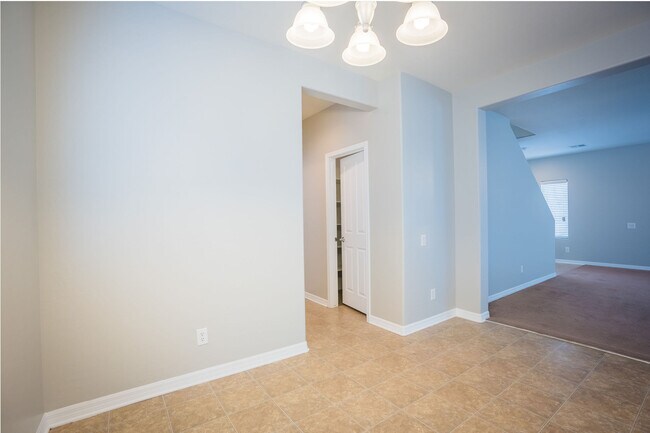 Building Photo - 2624 Romarin Terrace
