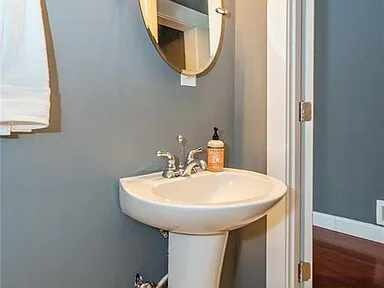 Building Photo - 817 N Grant Ave