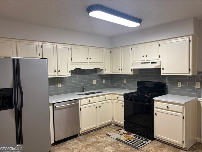 Building Photo - 4961 Brownwood Dr