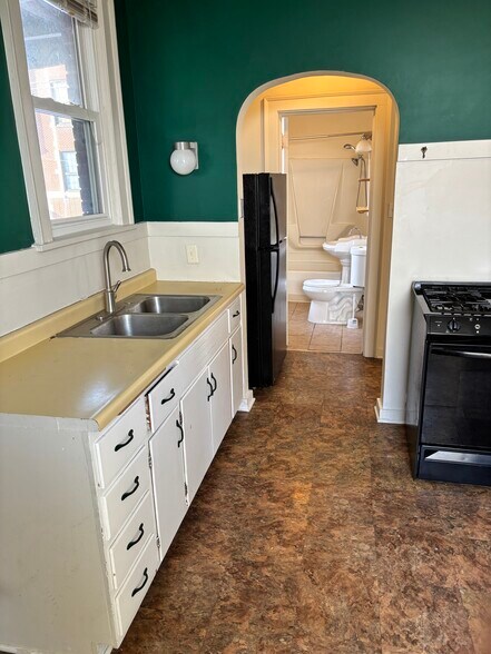 Building Photo - 2600 Emerson Ave S