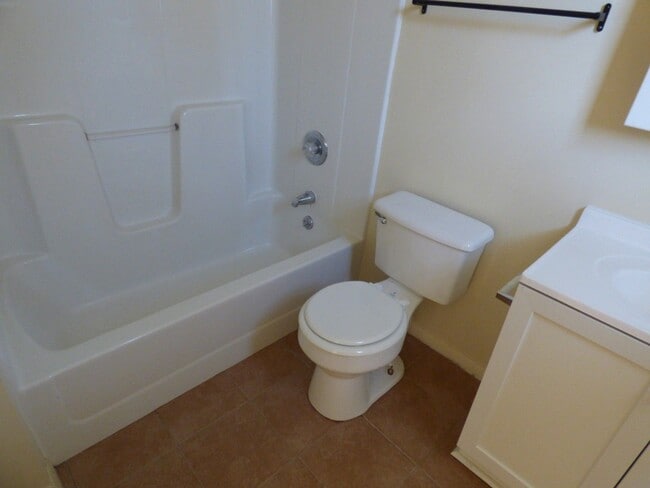 Building Photo - 6914 Autumn View Dr