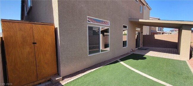 Building Photo - 5862 W Haleh Ave