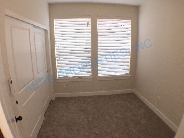 Building Photo - 4922 SE 65th Ave