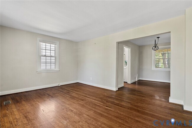 Building Photo - 6516 Kensington Ave