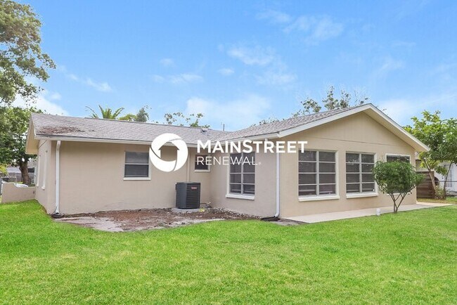 Building Photo - 3 Bedroom Pet-Friendly Home in VENICE, FL with Main Street Renewal