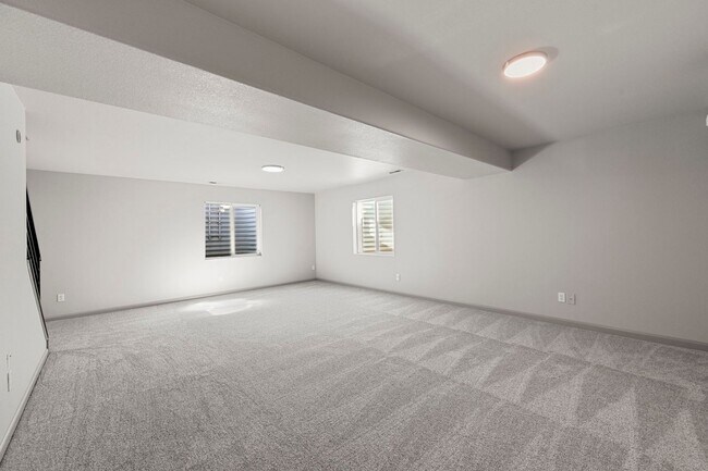 Building Photo - 5540 Almont Ave