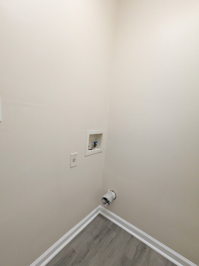 Building Photo - 2871 Marco Dr NW