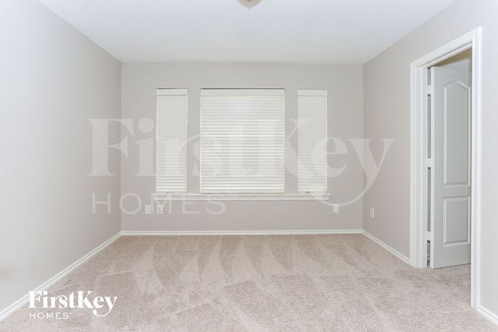 Building Photo - 6805 Longmeadow Dr