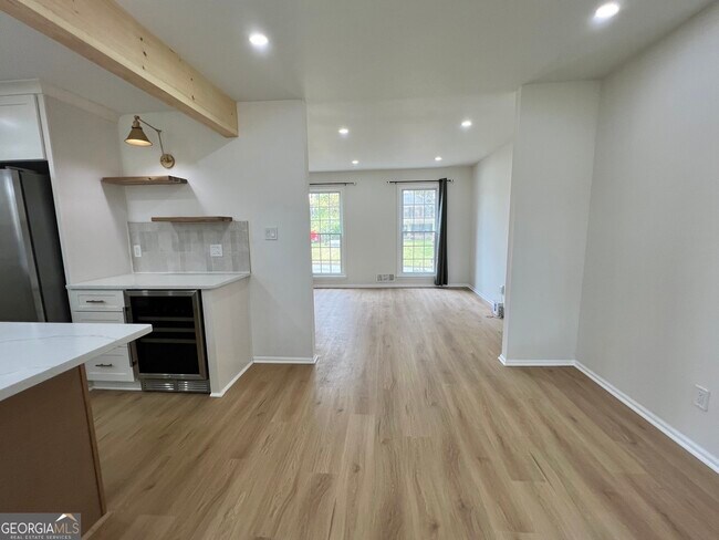 Building Photo - 2907 Clearbrook Dr