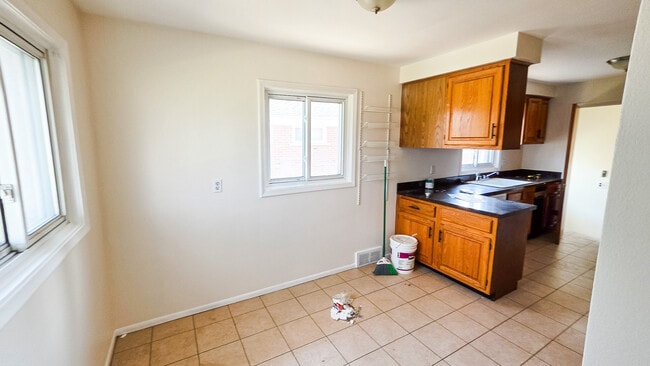 Building Photo - 3914 McKinley St