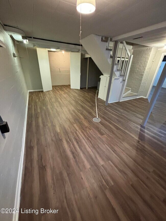 Building Photo - 4187 Westport Rd