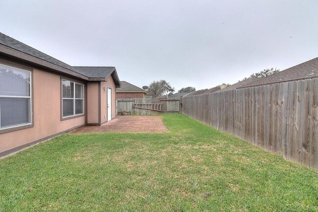 Building Photo - 7933 Elk Dr